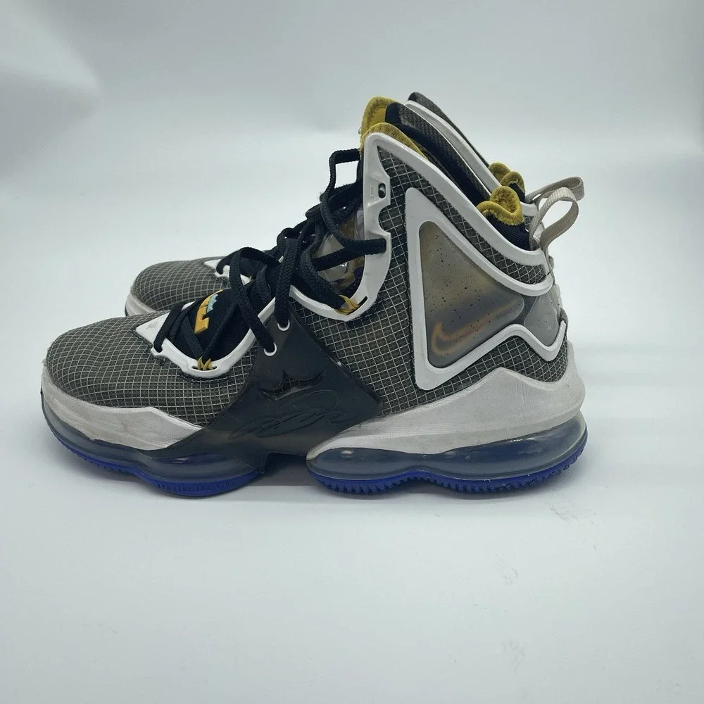 Nike LeBron 19 Shoes 